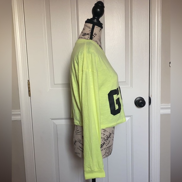 Women’s Athletic Works Neon Greenish Long Sleeved Cropped “GYM” Shirt Size Small - Picture 4 of 5